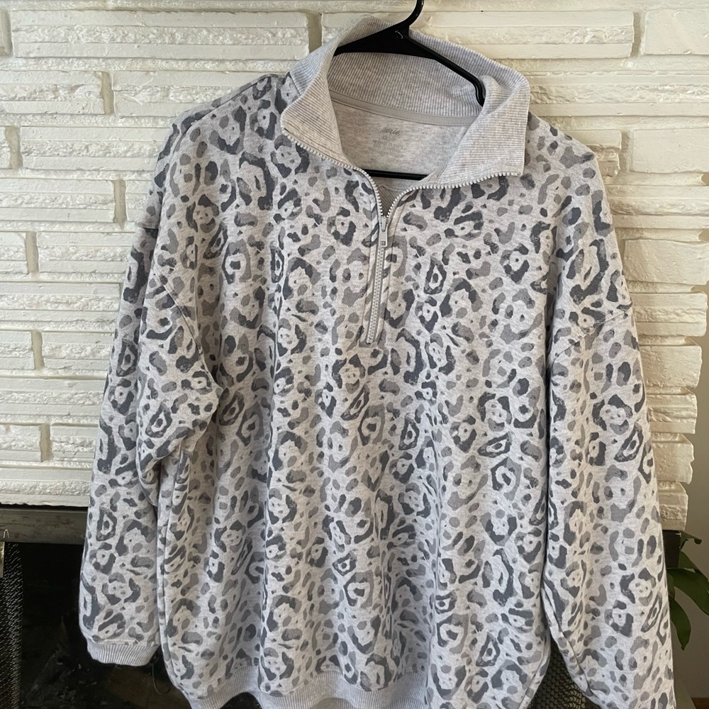 COPY - AERIE Oversized fit sweatshirt with quarter zip front!